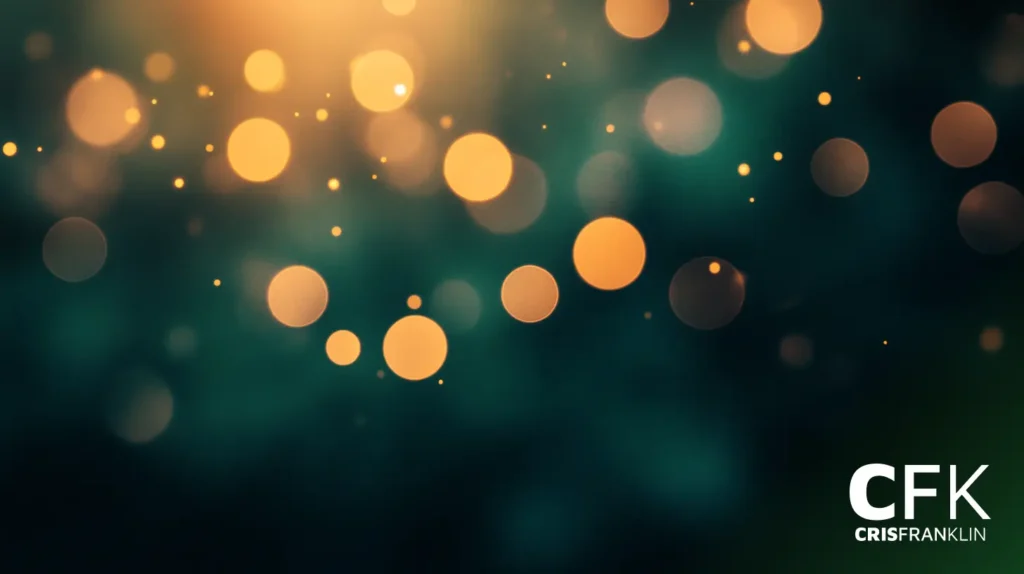 Um fundo desfocado com luzes bokeh circulares em tons quentes. O texto "CFK" e "CrisFranklin" aparece no canto inferior direito.