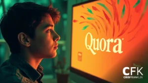 Um jovem sentado de perfil, observando atentamente uma tela de computador exibindo o logotipo do Quora com elementos gráficos coloridos e a marca d'água CFK no canto.