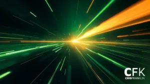 Listras de luz verde e amarela convergem em direção a um centro brilhante em um fundo escuro, criando uma sensação de movimento; o logotipo "CFK CRISFRANKLIN" está no canto inferior direito.